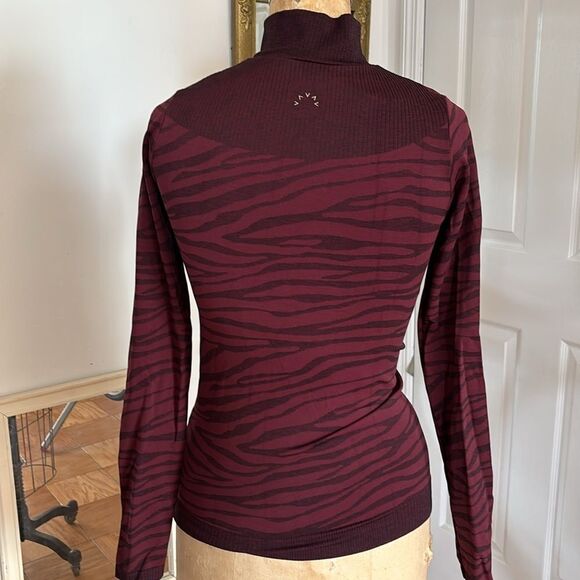 VARLEY Laurel 3/4 Zip Workout Pullover Zebra Print Size S/M - Picture 8 of 10